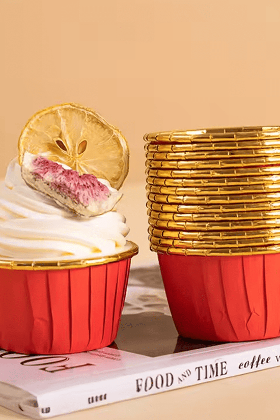 Red And Gold Foil Baking Paper Cup - B38xH30 - TEM IMPORTS™