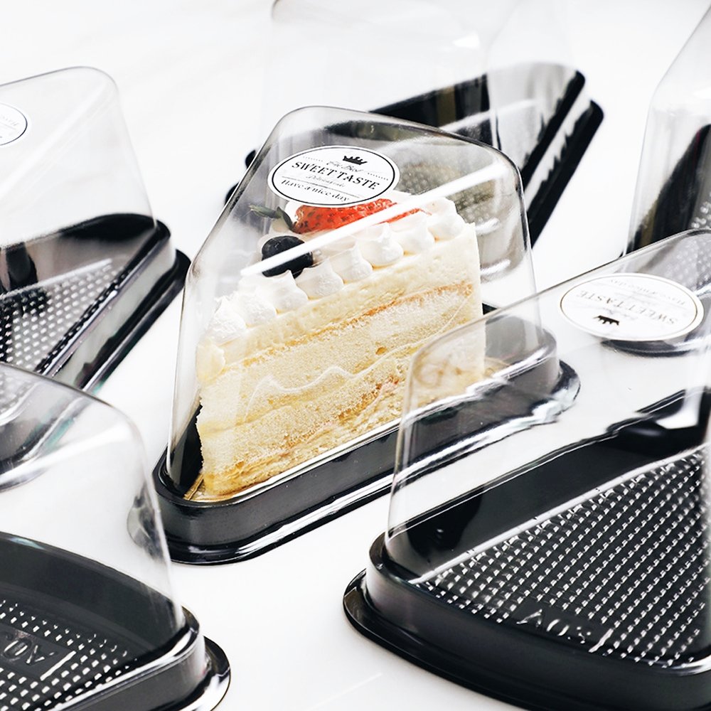 Triangle Black Plastic Cake / Dessert Container - with Clear Lid